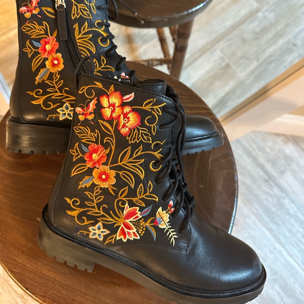 Johnny Was Taline floral combat boots size 8